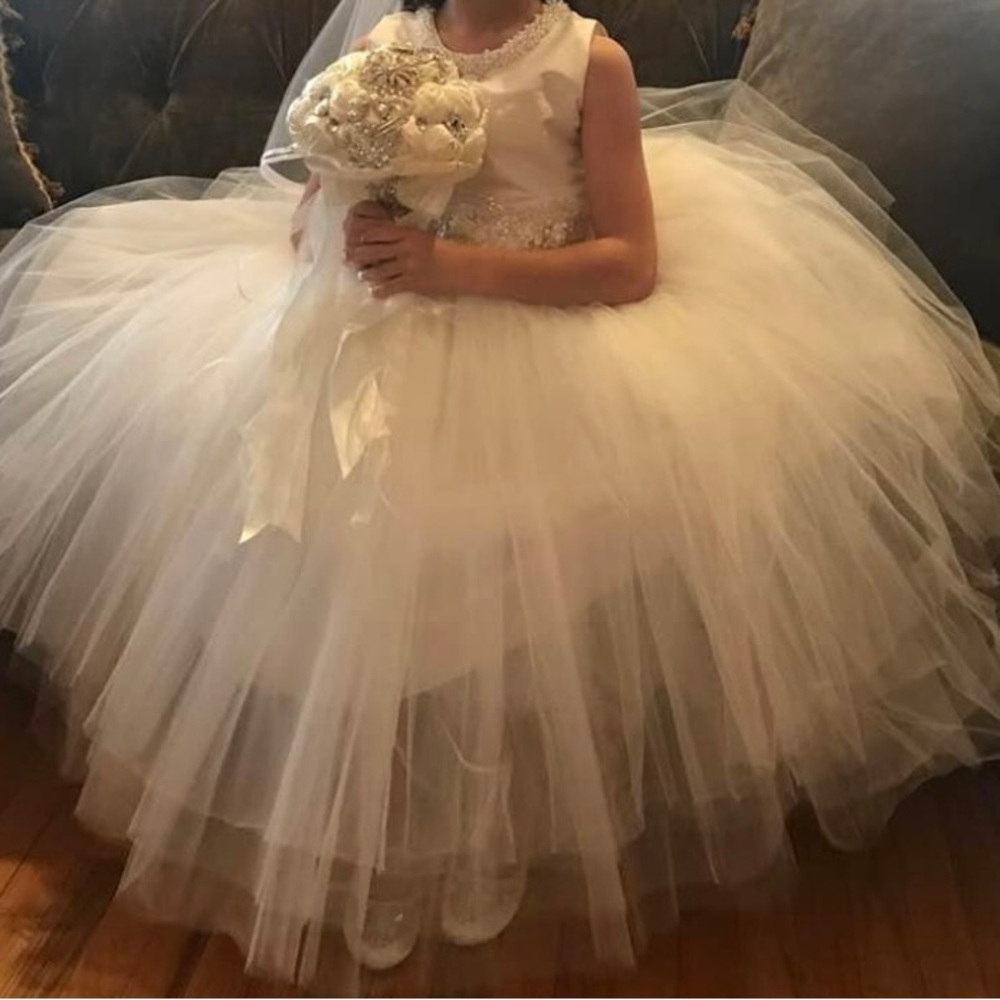 Beautiful communion dress size 7/8